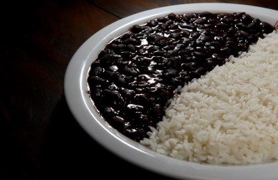 SAO PAULO 21/09/2009 - ECONOMIA OE - Feijao - Arroz - Materia sobre a queda do preco do arroz e do feijao. As imagens foram feitas no restaurante Bolinha.  FOTO JONNE RORIZ/AE